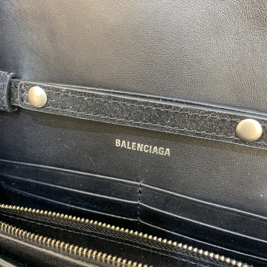 Balenciaga Small Hourglass Wallet With Chain Shoulder Bag Black